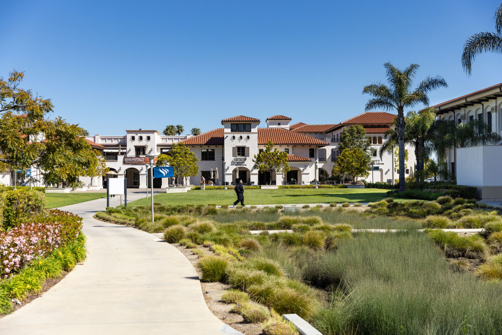Photo of Scott Building on Vanguard University Campus